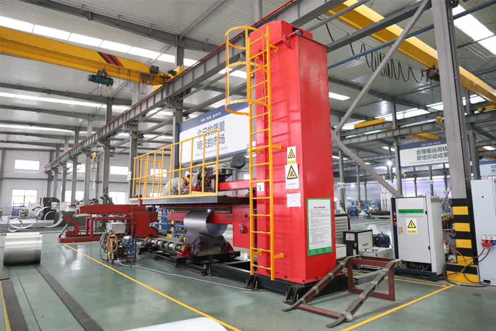Automatic welding machine for beer making equipment