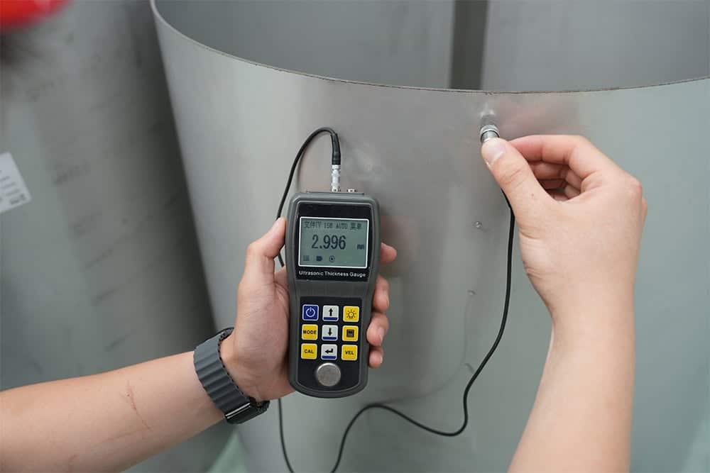 Plate thickness gauge